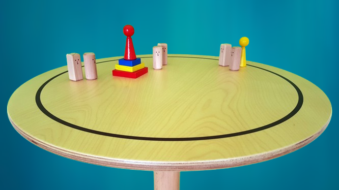 www.systembrett.at &middot; Systembrett-Artikel &middot; &bdquo;Systembrett rund&rdquo; mit einem Durchmesser von 50 Zentimeter inklusive 24 unbehandelten Holzfiguren aus massiver Buche
